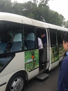 石坂産業バス